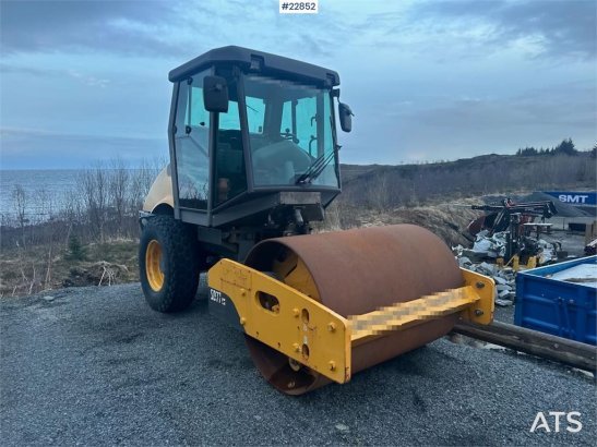 Volvo SD77DX roller w/ low hours! SD77DX roller w/ low hours! 2011 2