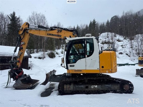 Liebherr R914 Compact crawler excavator with VA boom, 2 buc R914 Compact crawler excavator with VA boom, 2 buc 2018 2 Craw...