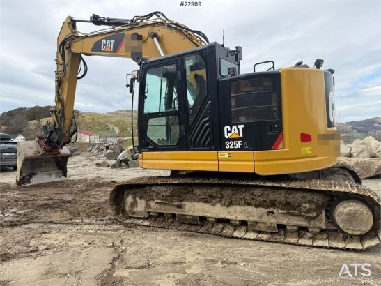 CAT 325FLCR with Engcon rototilt and grading bucket 38 2018 2 Crawler Excavators