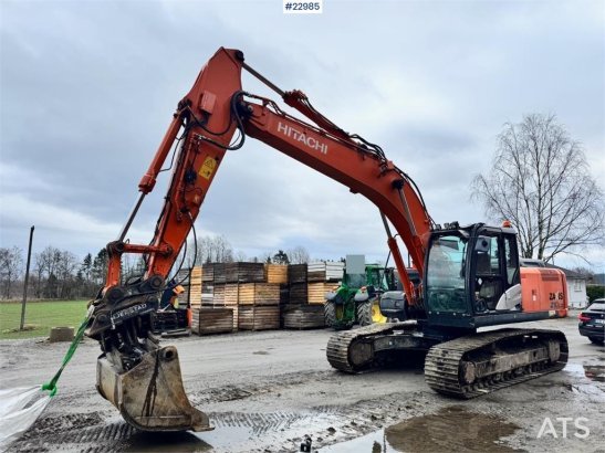 Hitachi ZX210LC-5B crawler excavator w/ tilt bucket – new ZX210LC-5B crawler excavator w/ tilt bucket – new 2013 2 Crawler...