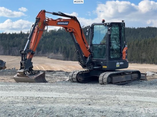 Doosan DX50Z-7 mini excavator – 3 buckets – swing boom – Doosan DX50Z-7 mini excavator – 3 buckets – swing boom – 2022 2
