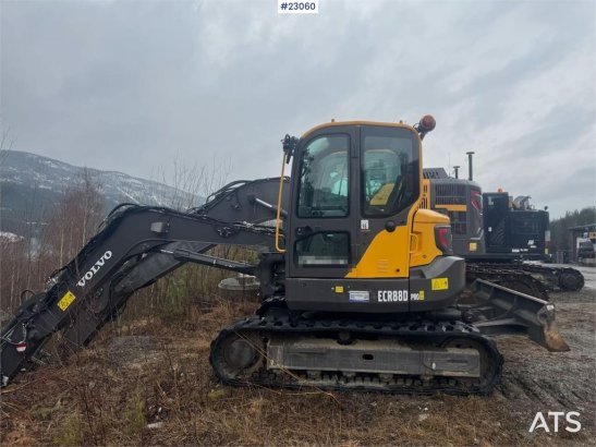Volvo ECR88D tracked excavator with tilt and bucket. Onl ECR88D tracked excavator with tilt and bucket. Onl 2022 2 Crawler...
