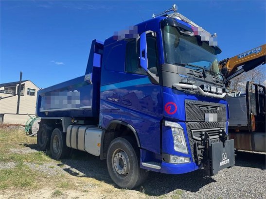 Volvo FH540 6x4 snow plow-equipped tipper truck – 75,000 3294 2021 2 Tipper trucks