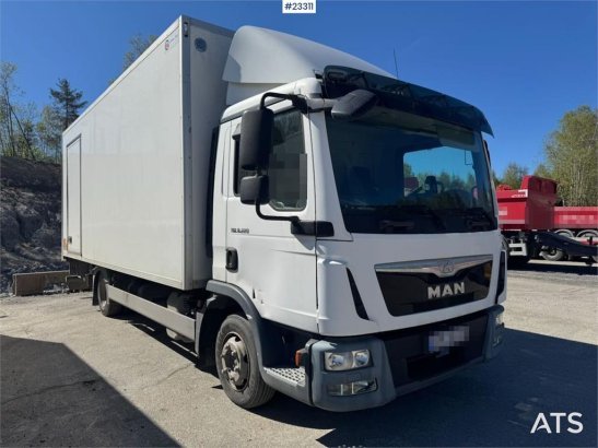 MAN TGL 8.220 4x2 box truck – 115,000 km – tail lift a TGL 8.220 4x2 box truck – 115,000 km – tail lift a 2016 2