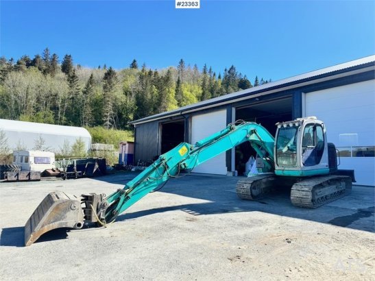 Kobelco SK135SRLC Excavator with grading bucket SK135SRLC Excavator with grading bucket 2003 2 Crawler Excavators