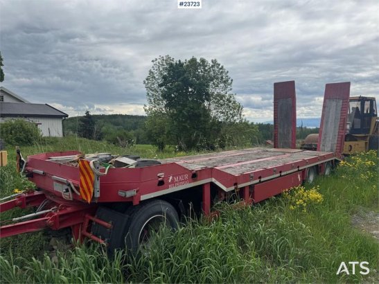Maur Machine Trailer – Hydraulic Loading Ramps Maur Machine Trailer – Hydraulic Loading Ramps 2015 2 Lowloader trailers