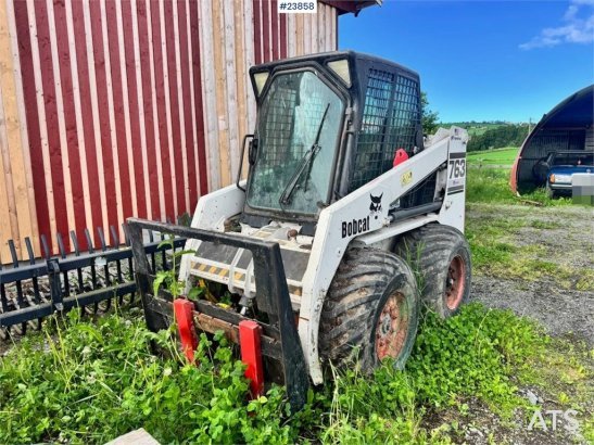 Bobcat 763 Skid-Steer Loader with Bucket, Grapple and Pal 763 Skid-Steer Loader with Bucket, Grapple and Pal 2003 2