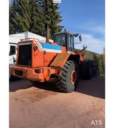Fiat-Hitachi wheel loader with bucket Fiat-Hitachi wheel loader with bucket 1996 2 Wheel Loaders
