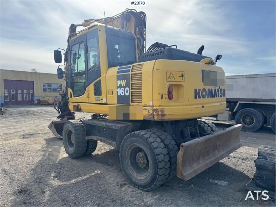 Komatsu PW160-8 Wheel Excavator with tilt and 2 buckets 915 2013 2 Wheeled Excavators
