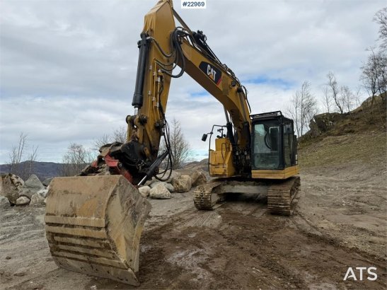 CAT 325FLCR with Engcon rototilt and grading bucket 38 2018 2 Crawler Excavators