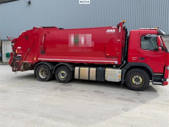 Volvo FM370 6x2 pusher with 2 chamber refuse truck with FM370 6x2 pusher with 2 chamber refuse truck with 2018 2