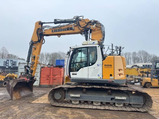 Liebherr R926 compact FULL OPTION R926 compact FULL OPTION 2015 2 Crawler Excavators
