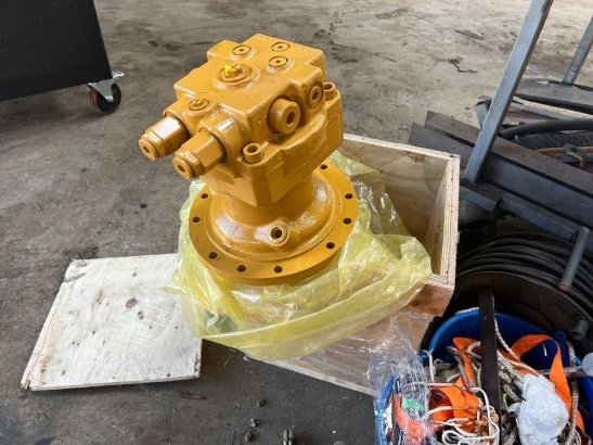 CAT 315cl swing pump (unused) 28 2022 1