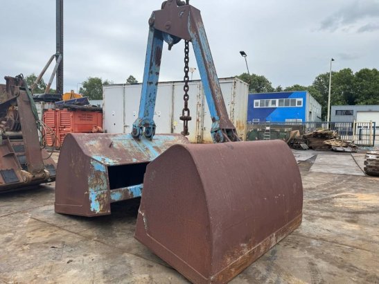 grapple 5000liter Grapple 5000liter 2