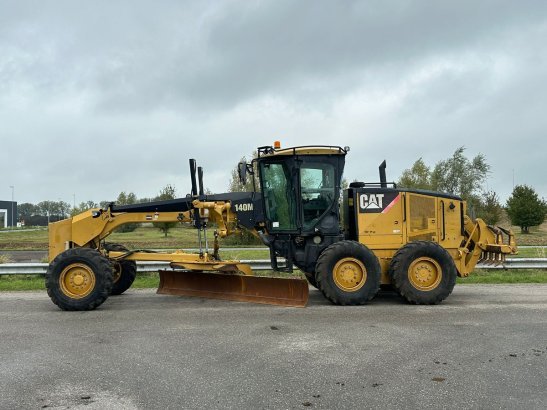 Caterpillar 140M Ripper + Pushblock 140M Ripper + Pushblock 2008 2 Motor graders