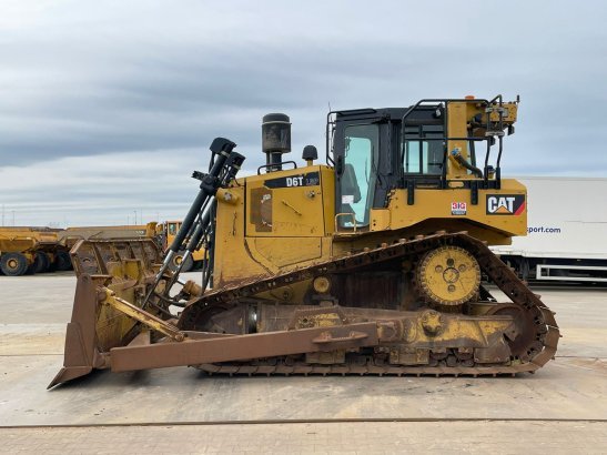 Caterpillar D6T LGP D6T LGP 2017 2 Dozers