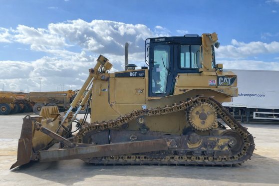 Caterpillar D6TLGP D6TLGP 2011 2 Dozers