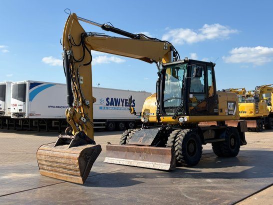 Caterpillar M313D VA - Outriggers + Blade M313D VA - Outriggers + Blade 2012 2 Wheeled Excavators