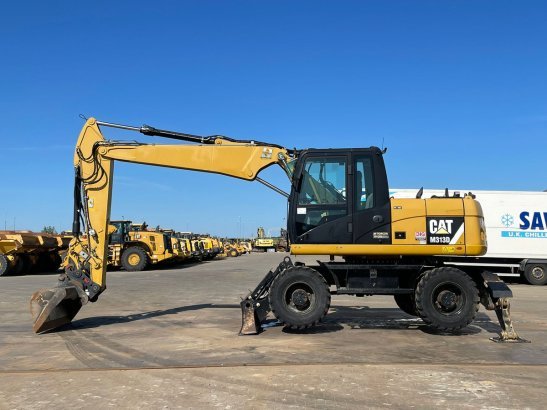 Caterpillar M313D VA - Outriggers + Blade M313D VA - Outriggers + Blade 2012 2 Wheeled Excavators