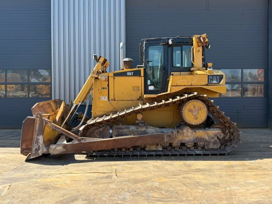Caterpillar D6T LGP D6T LGP 2011 2 Dozers