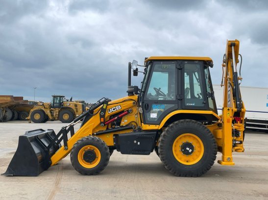 JCB 3DX 4x4 A/C Hammerlines 2152 2026 1
