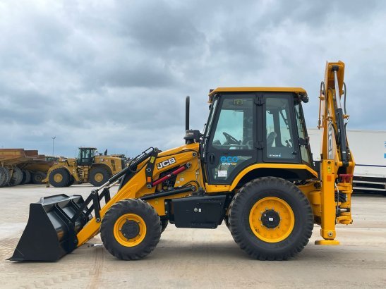 JCB 3DX 4x4 A/C Hammerlines 2152 2026 1
