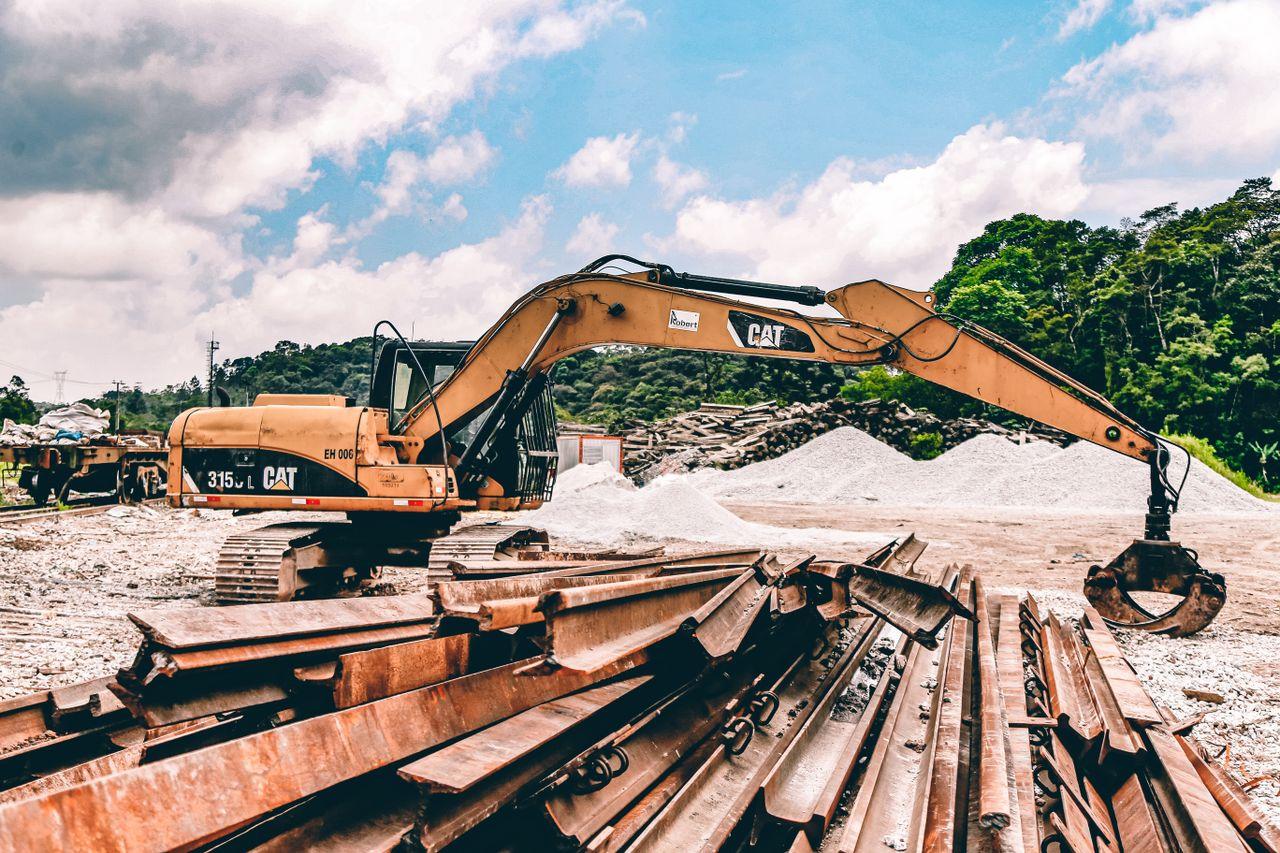 Caterpillar vs Komatsu Excavators: Which Should You Choose in 2026?
