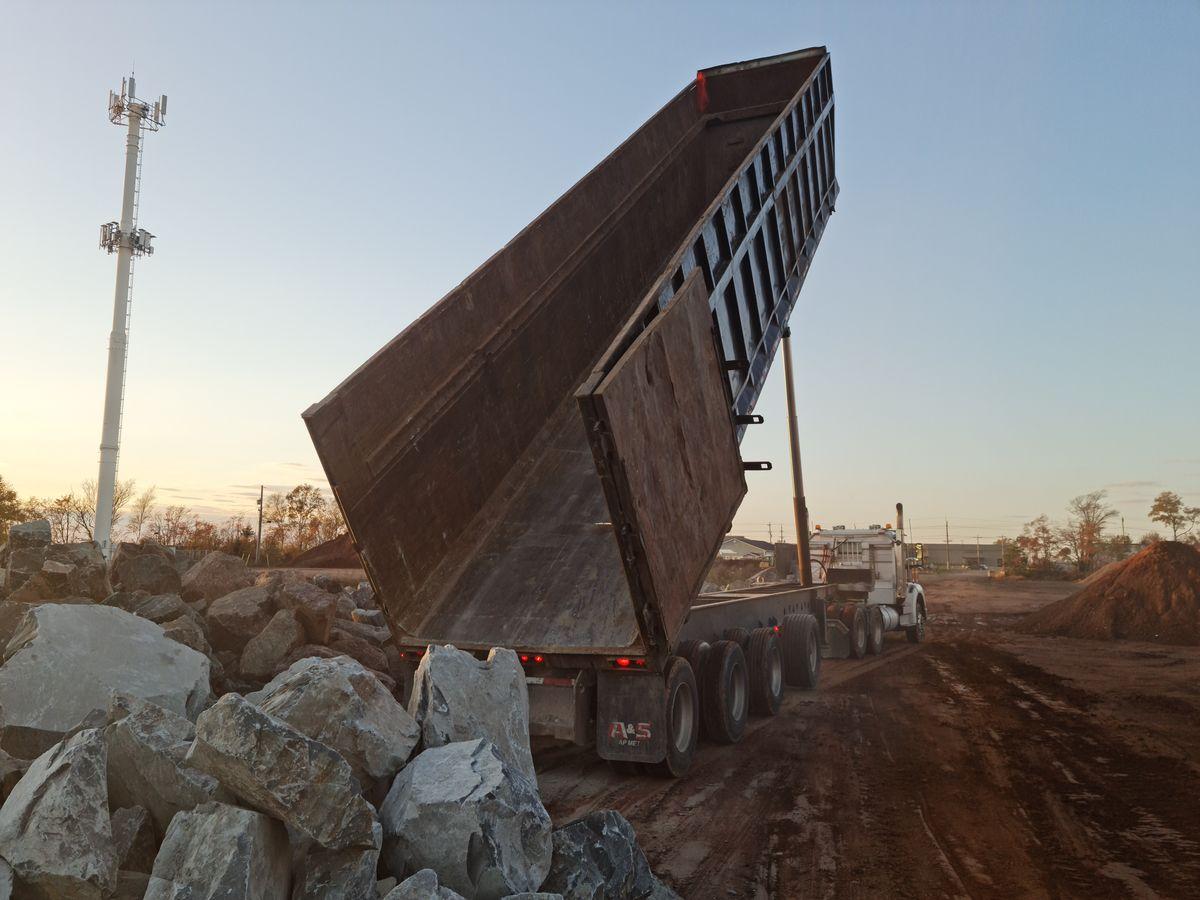 Dump Truck Buying Guide: New vs Used Prices in UAE & GCC (2026)