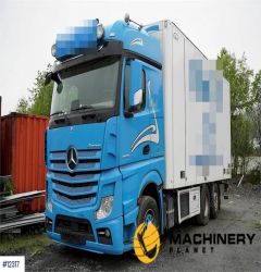 Mercedes-Benz Actros 6x2 bbox truck with full side opening and E 2017 12317